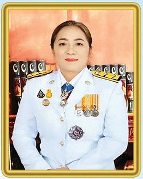 นางศุกลักษณ์ ลีสุขสาม