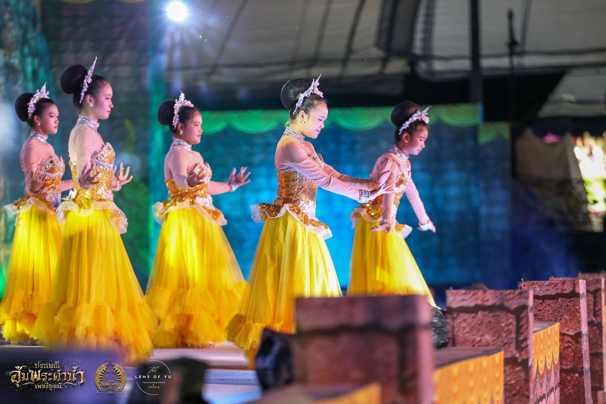 การแสดงแสงสีเสียงเวทีกลางน้ำ ประเพณีอุ้มพระดำน้ำ 2569