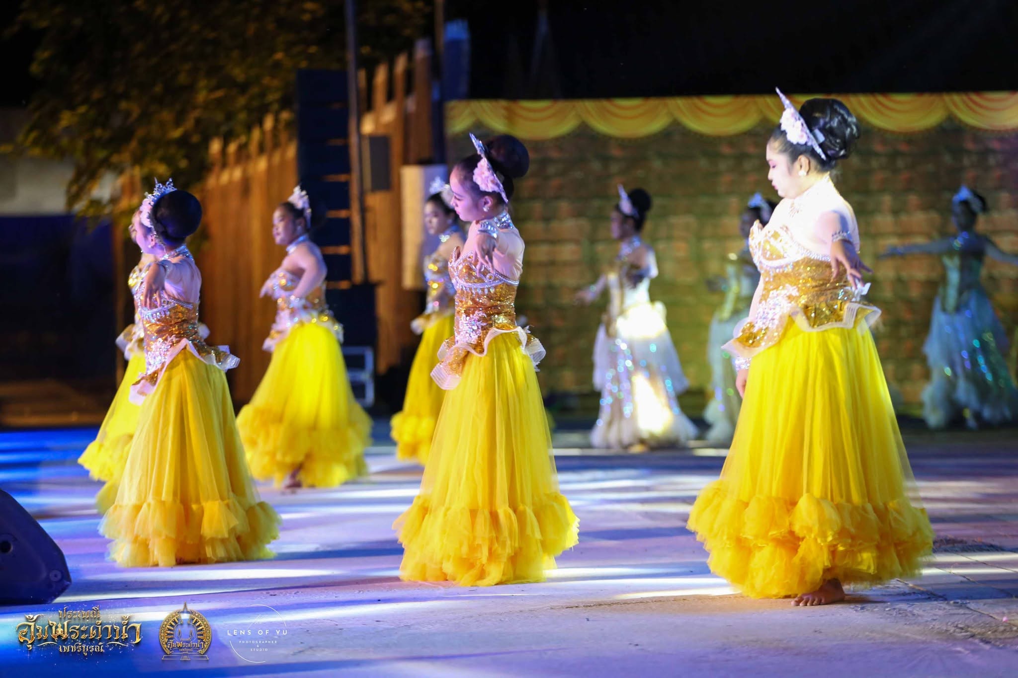 การแสดงแสงสีเสียงเวทีกลางน้ำ ประเพณีอุ้มพระดำน้ำ 2569